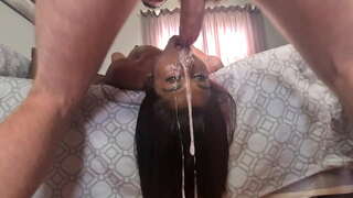 Desi jennès tèt anba facefuck