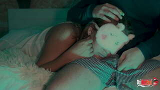 Я буджу свою мачуху зі сну і кончаю їй в рот! 4k