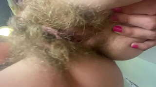 Tanec s chlupatou kundičkou amatér