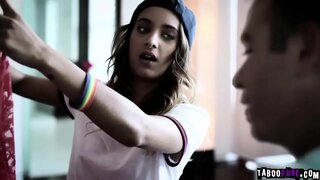 Ĺ�得走入家庭的房子里存在的手听他的酒